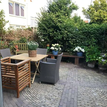 Vissers Pothuis Free Parking Zandvoort